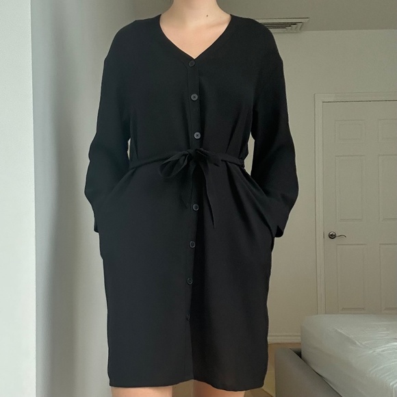 BLACK BUTTON-UP DRESS - Picture 2 of 7